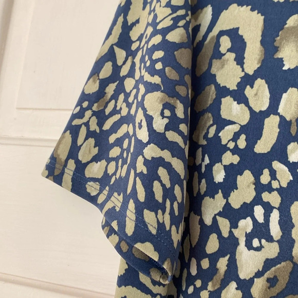 Chico’s Size 2 Green Blue Leopard Print Animal Print Tie Blouse Chicos Large - Picture 5 of 12